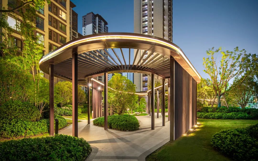 yes交付绿都澜湾椿园如期交付兑现高品质归家之旅