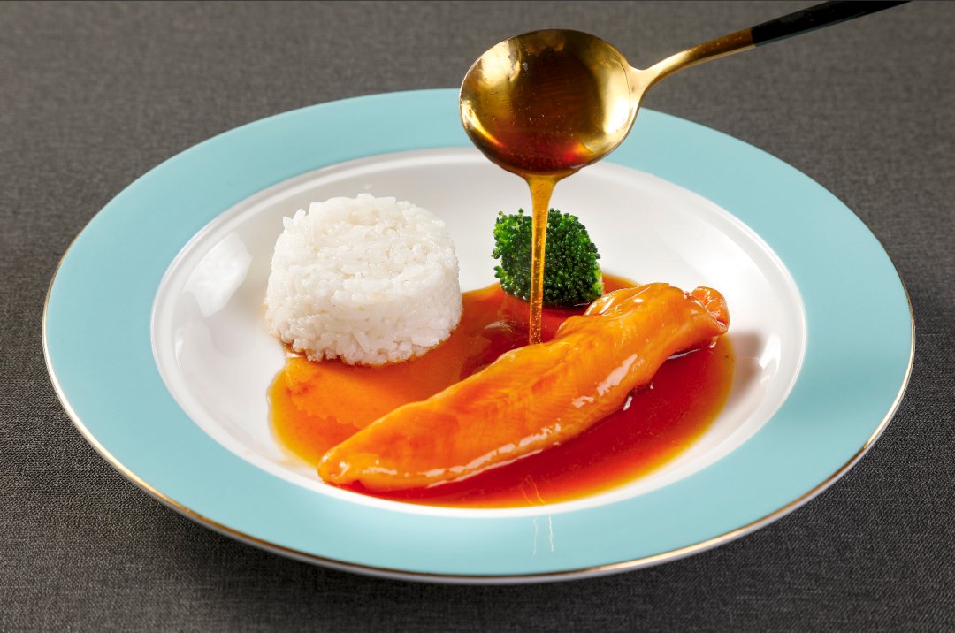 "花胶"越大,越珍贵活鱼重量可达到400斤左右一斤左右干花胶"十斤鱼一