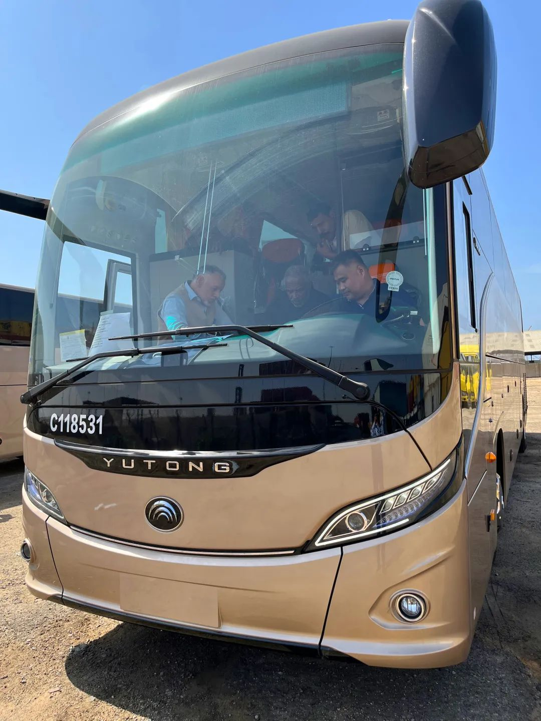 海外开门红550辆宇通客车陆续交付沙特阿拉伯