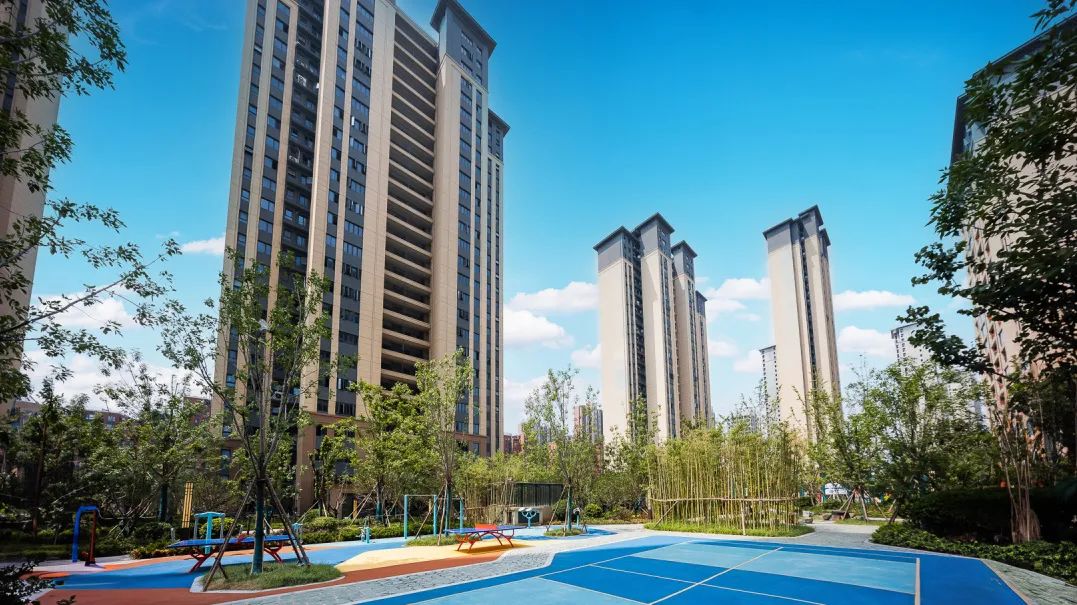 美好绽放和昌云庭实景呈现顺利取得竣备证