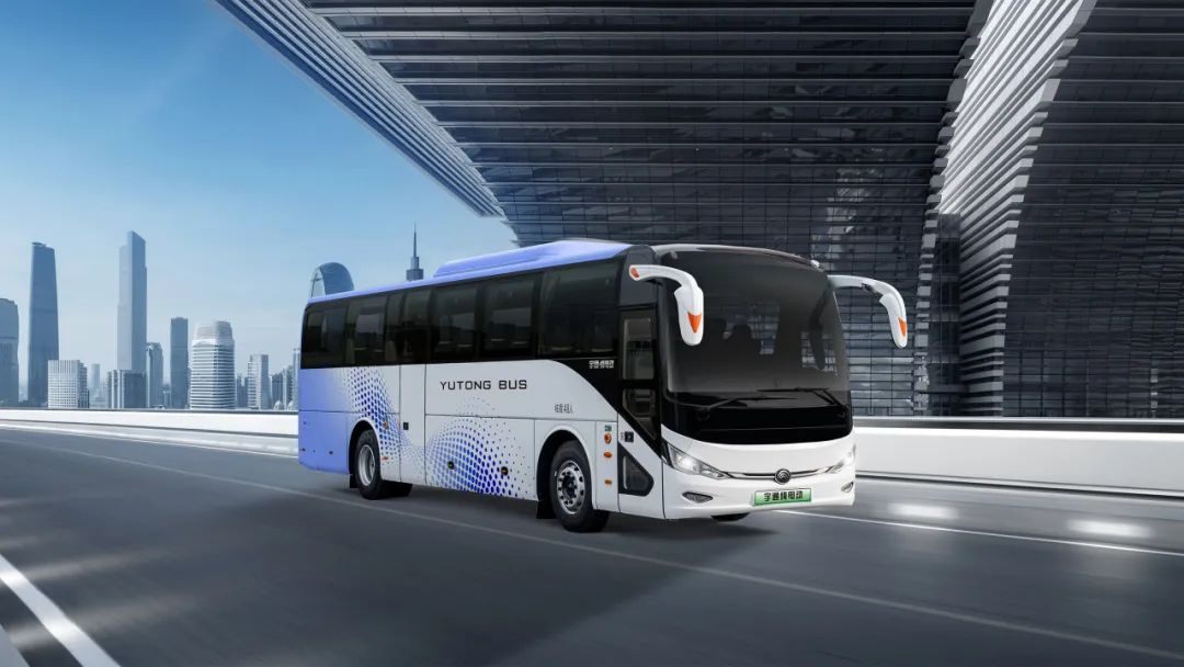 早在上半年,宇通客车便聚焦"一车多用","随需而变"的市场需求,推出了