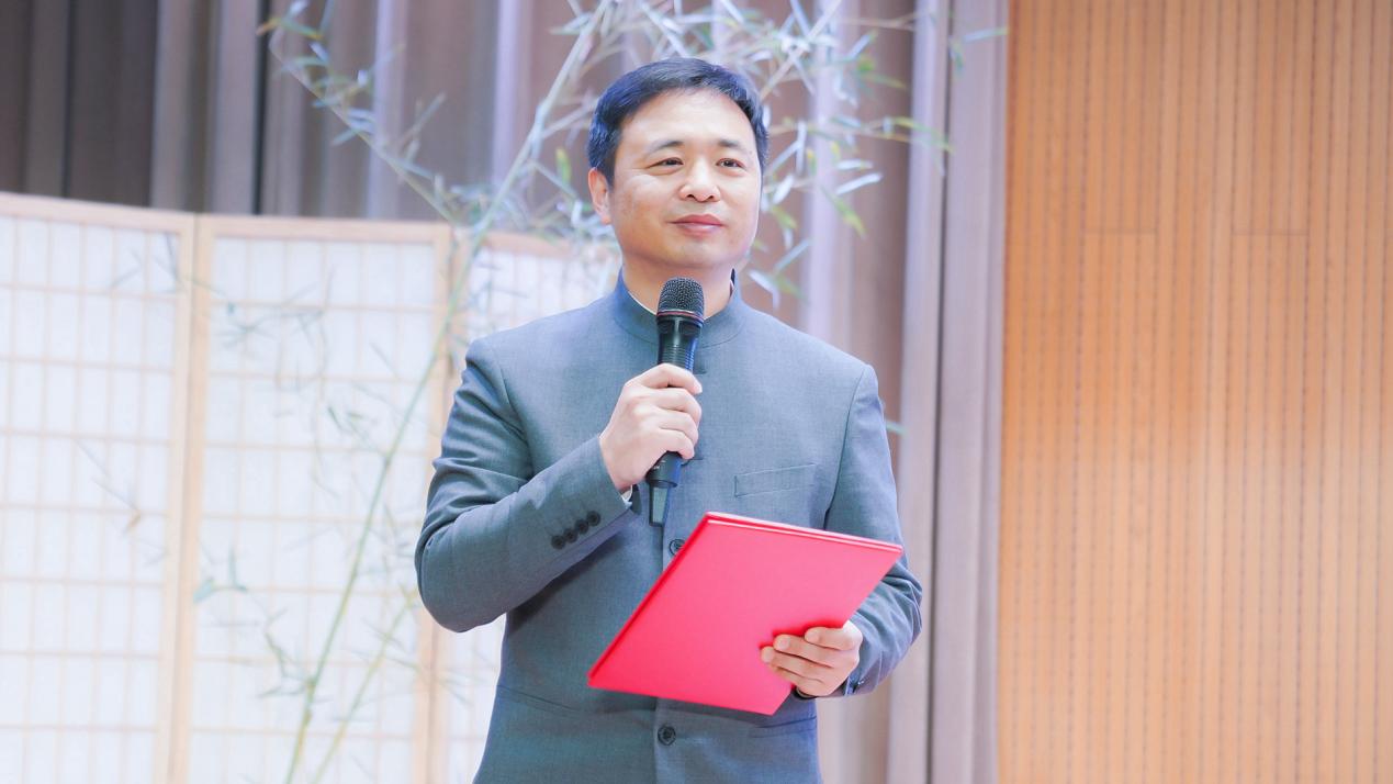 “震旦杯”首届青少年古琴弦歌展演活动