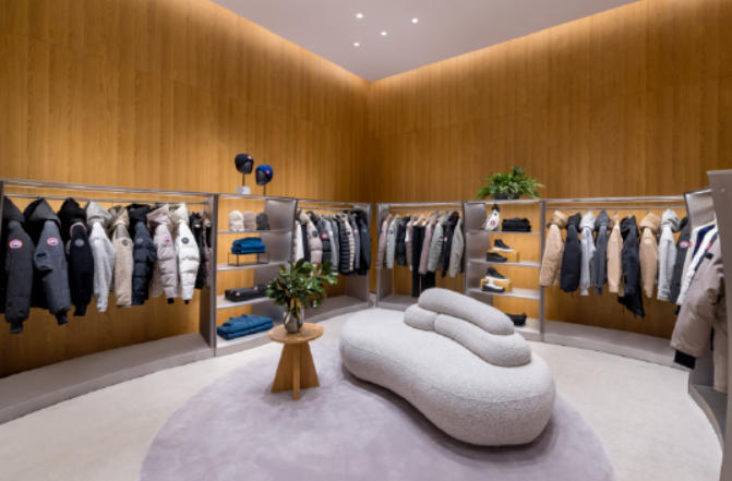 Canada Goose加拿大鹅郑州丹尼斯大卫城精品店启幕