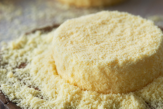 把幸福的芝士炸弹扔给你