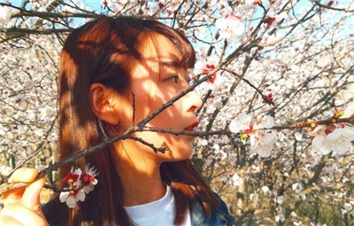 别眨眼!一波小姐姐正向你走来：大学校园里最美的风景