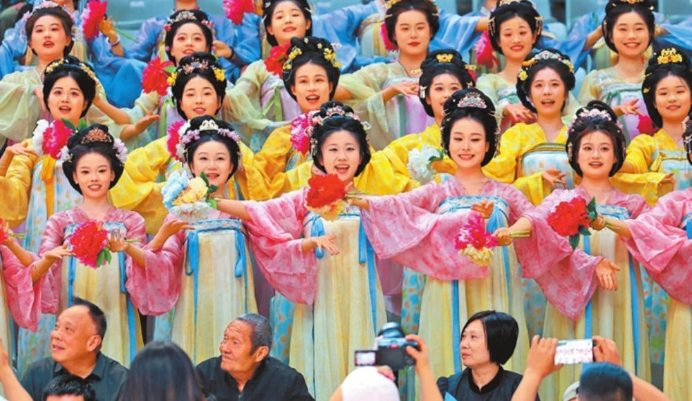 豫篮联赛：赛场劲吹“文旅风”