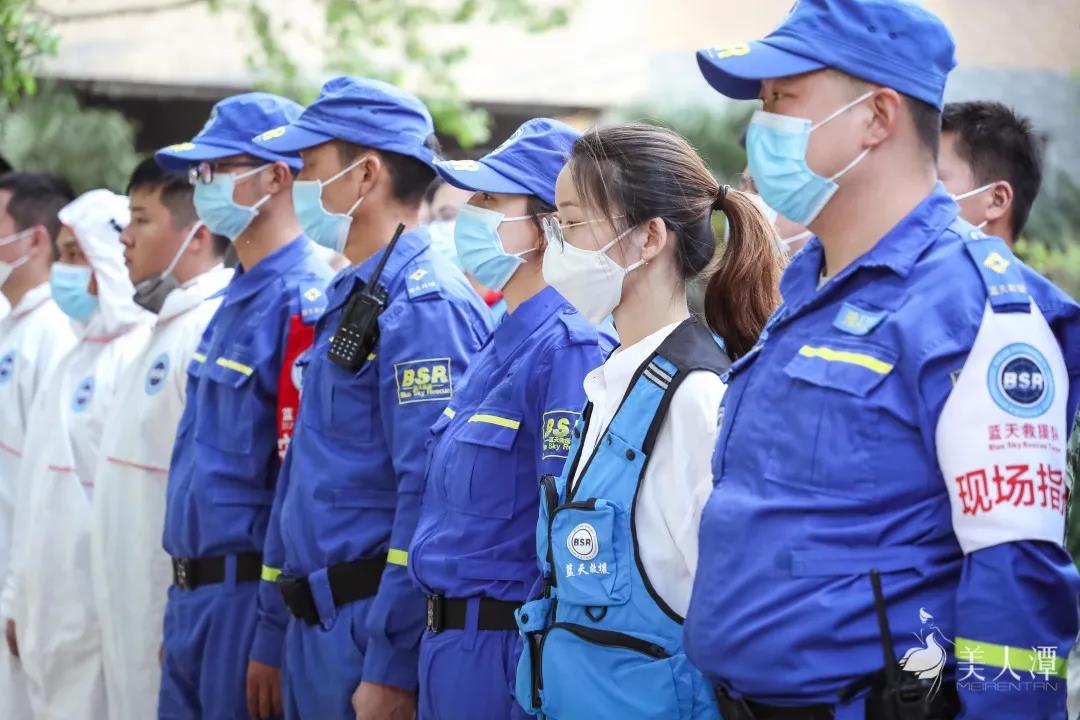 美人潭|职场女神 郑州红十字蓝天应急救援队：巾帼不让须眉，有需要的地方就有蓝天