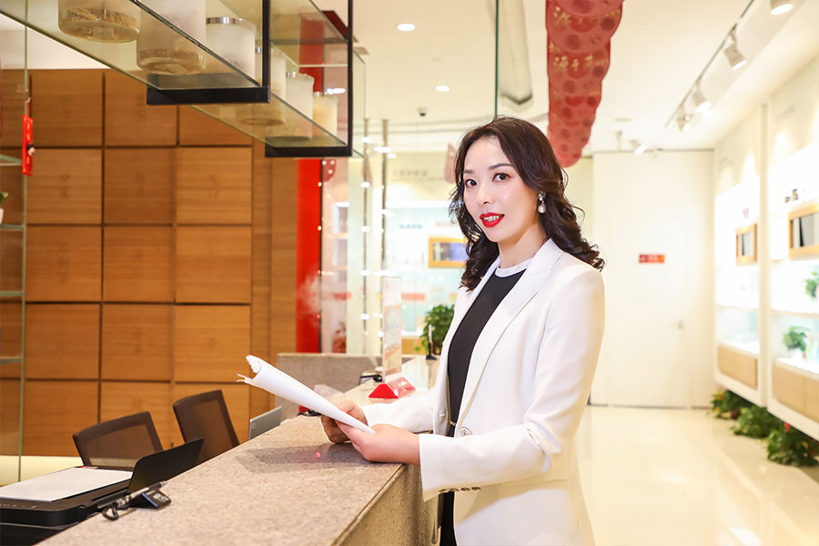 美人潭|职场女神 无限极（中国）有限公司河南分公司负责人李杨：人生无极限