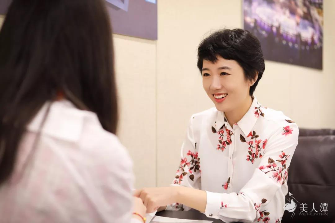 美人潭|职场女神 CCD中央大街商业版块总经理杨雅岚：充满热爱的“玩乐”人生