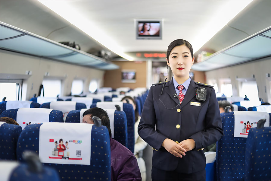 美人潭|职场女神 京焦一组列车长郑虹：和铁路一起长大的孩子