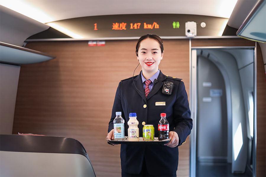 美人潭|职场女神 京焦一组列车长郑虹：和铁路一起长大的孩子